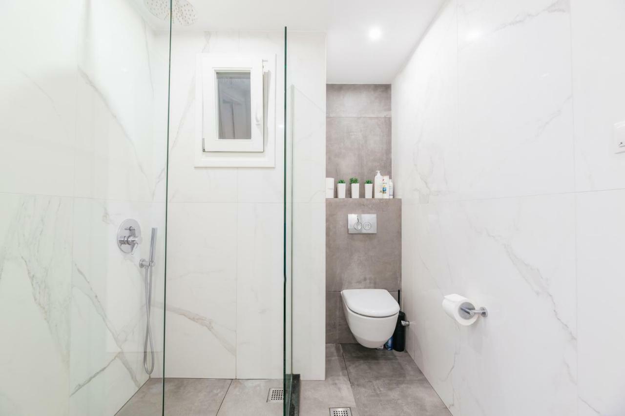 Modern White Tower Apartment Tesalonika Bagian luar foto